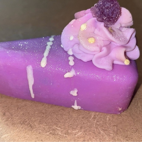 Berry slice soap - Picture 2 of 5